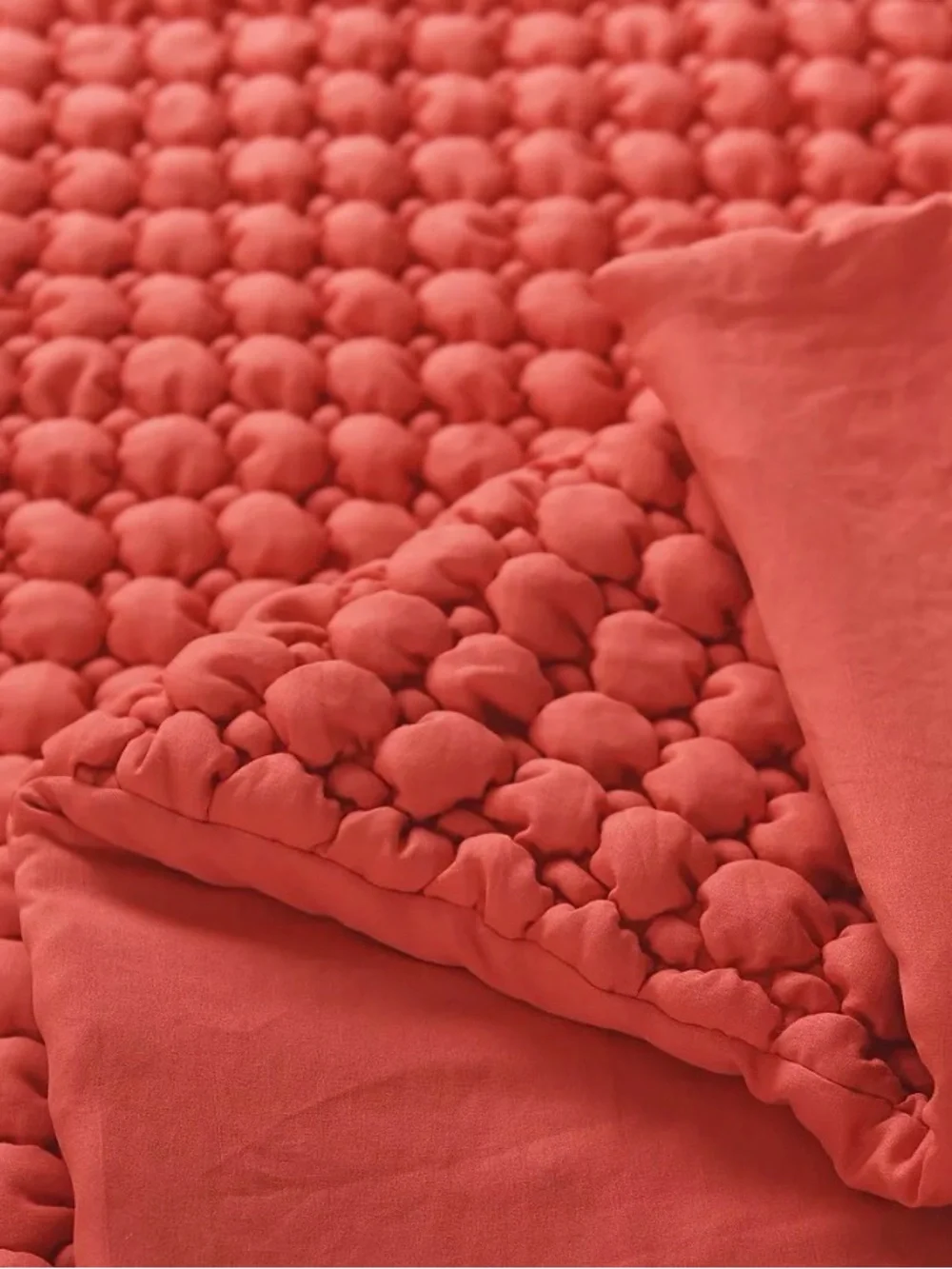 J by J Queen New York - Melon Bold Cloud Puff 3-Pc. Quilt Set, Full/Queen 90x86